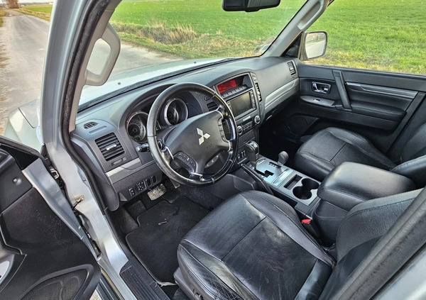 Mitsubishi Pajero cena 44900 przebieg: 289286, rok produkcji 2010 z Maszewo małe 352